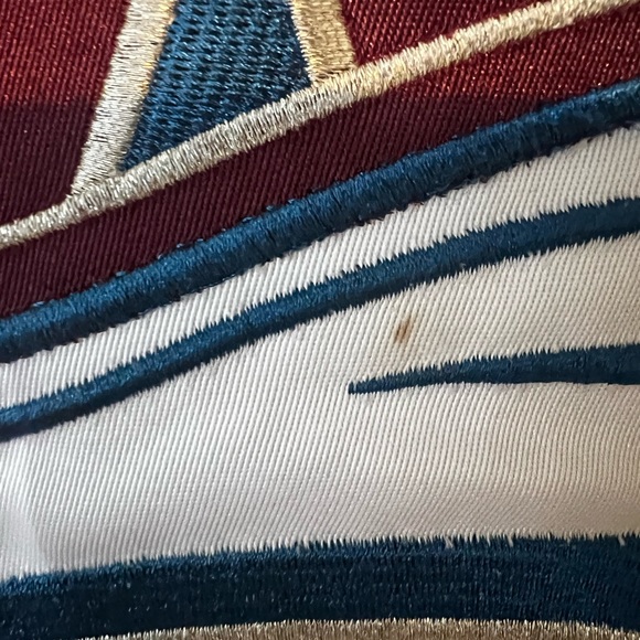 Colorado Avs Mackinnon jersey. NHL official gear - Picture 5 of 5